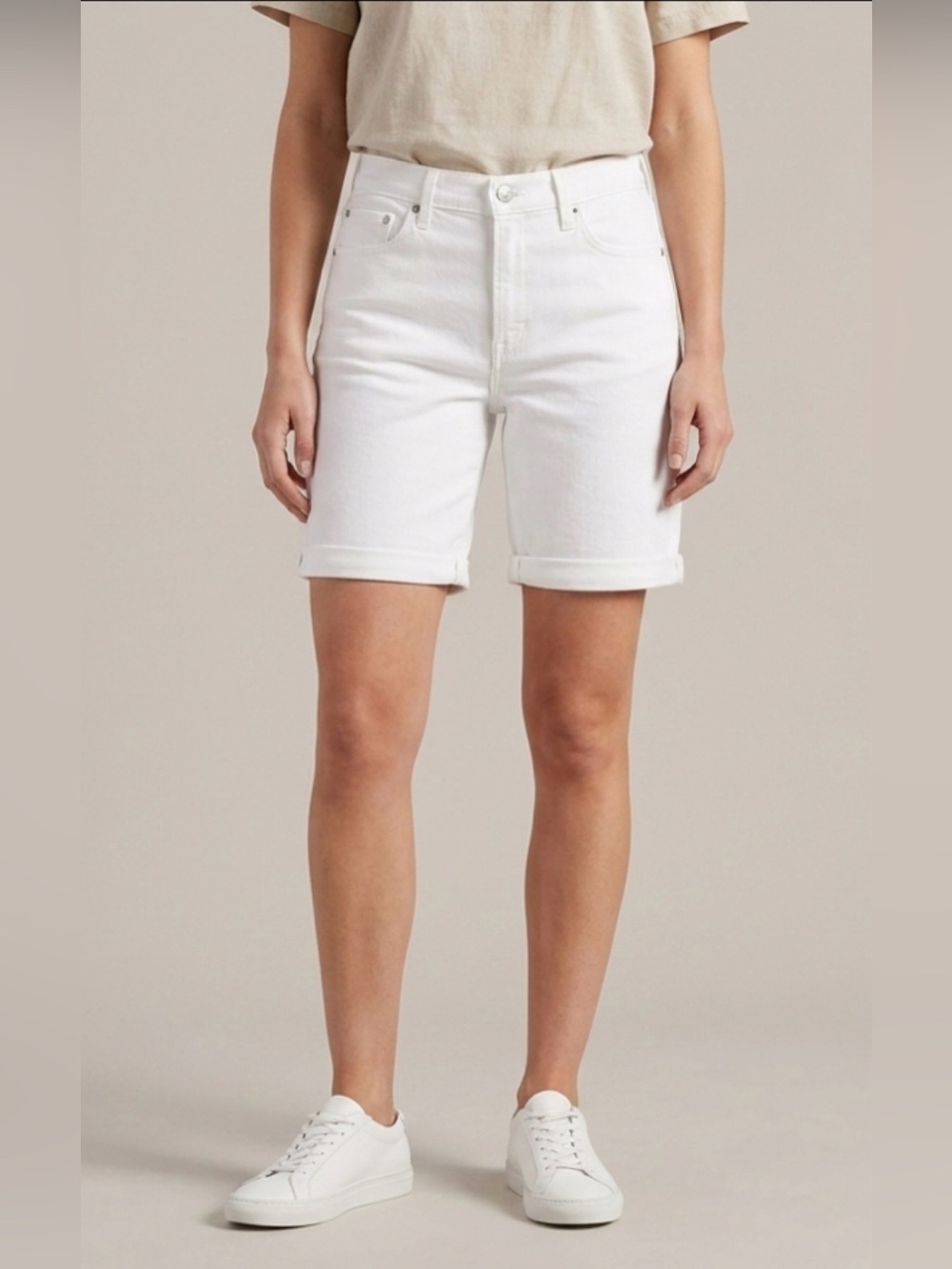 Levi's Women's Classic Bermuda Shorts in  Chalk White Size 31